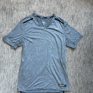 Men's Small Nike Air Dri Fit Short Sleeve Running Shirt Gray V Neck